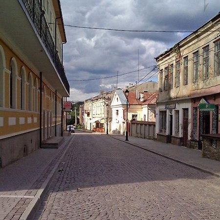 Apartment On Zarvanskaya In Old Town Kamieniec Podolski Zewnętrze zdjęcie